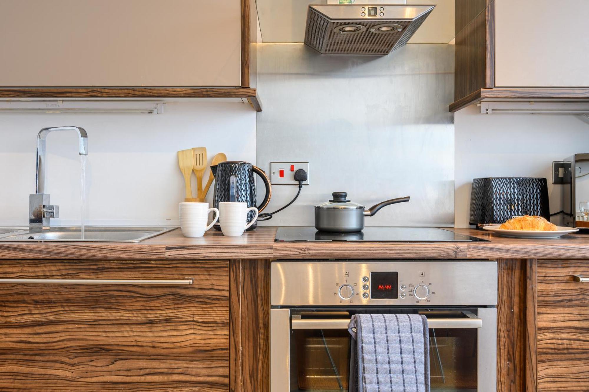 Llandaff Lofts By Ty Sa - 2 Bed With Terrace - Wifi Apartment Cardiff Bagian luar foto